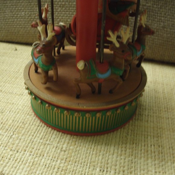 Vintage Hallmark Santa & Reindeer Carousel Music Box - Picture 14 of 16